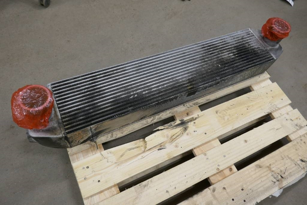 Volvo L180 HL Intercooler, voe866457 - Kylare för Byggmaskiner: bild 1 Volvo L180 HL Intercooler, voe866457 - Kylare för Byggmaskiner: bild 1