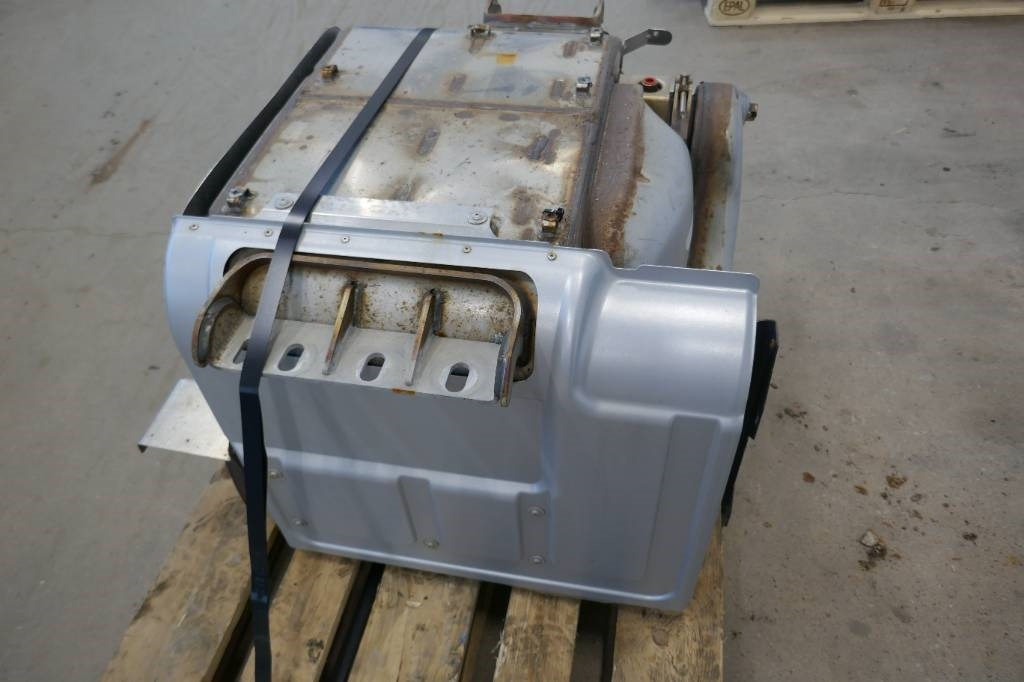 Volvo Ljuddämpare, 21750081 - Ram/ Chassi för Lastbil: bild 2 Volvo Ljuddämpare, 21750081 - Ram/ Chassi för Lastbil: bild 2