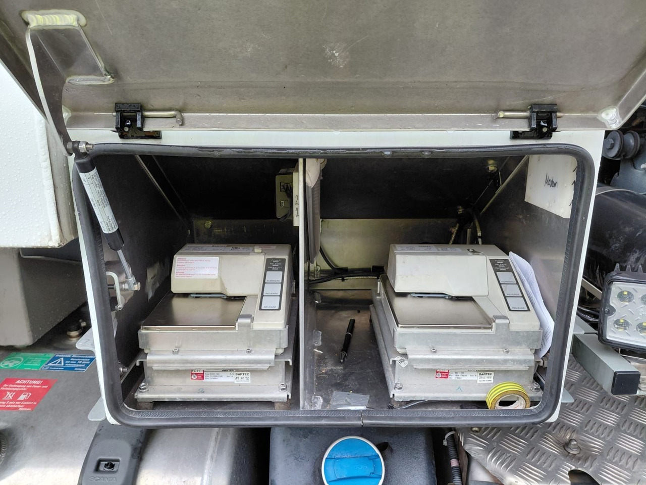 Leasa  Scania R450 LB 6x2, ADR, E6,Schwarzmüller,Diesel/Benzin Scania R450 LB 6x2, ADR, E6,Schwarzmüller,Diesel/Benzin: bild 16