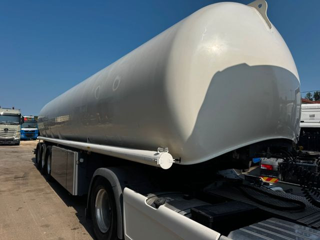 Schrader Treibstoff Diesel/Benzin, ADR, 4 Kammern, Sening - Tanktrailer: bild 2 Schrader Treibstoff Diesel/Benzin, ADR, 4 Kammern, Sening - Tanktrailer: bild 2