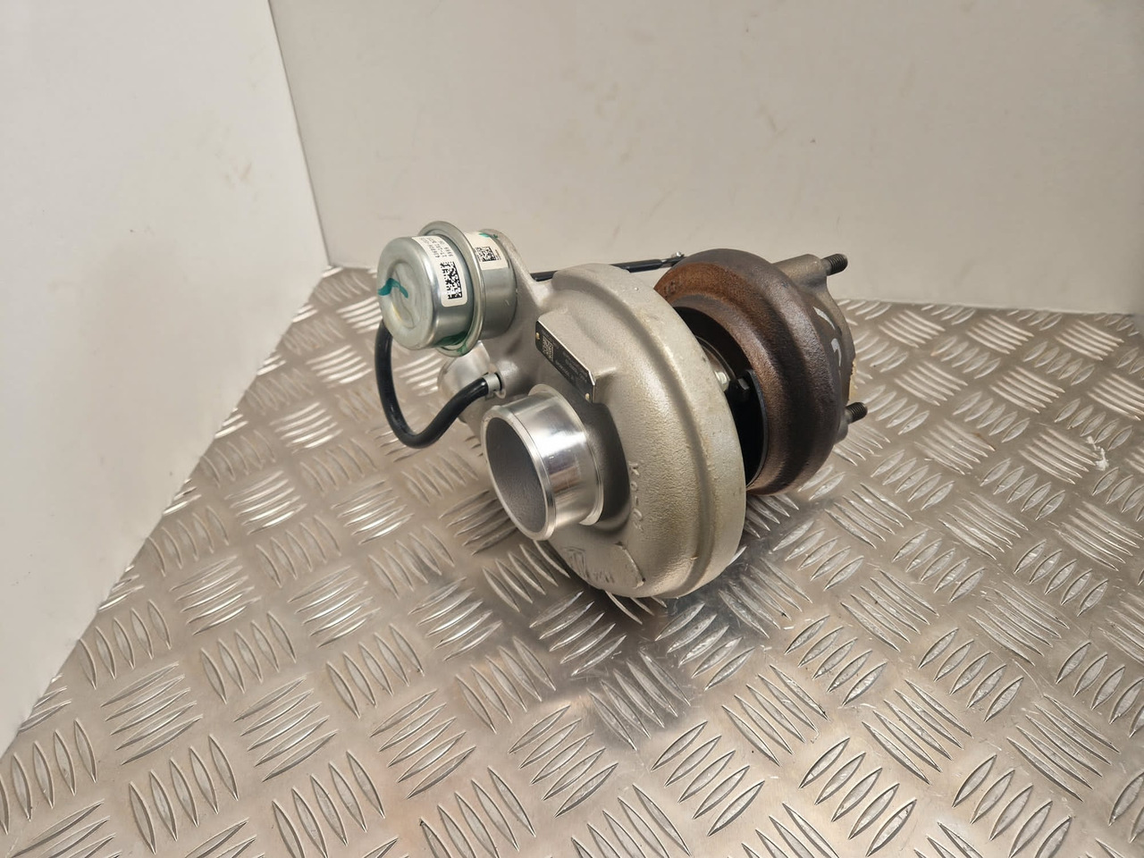 JCB turbocharger 320/06049 Garrett Turbo 762932-02 - Motor och reservdelar för Byggmaskiner: bild 4 JCB turbocharger 320/06049 Garrett Turbo 762932-02 - Motor och reservdelar för Byggmaskiner: bild 4