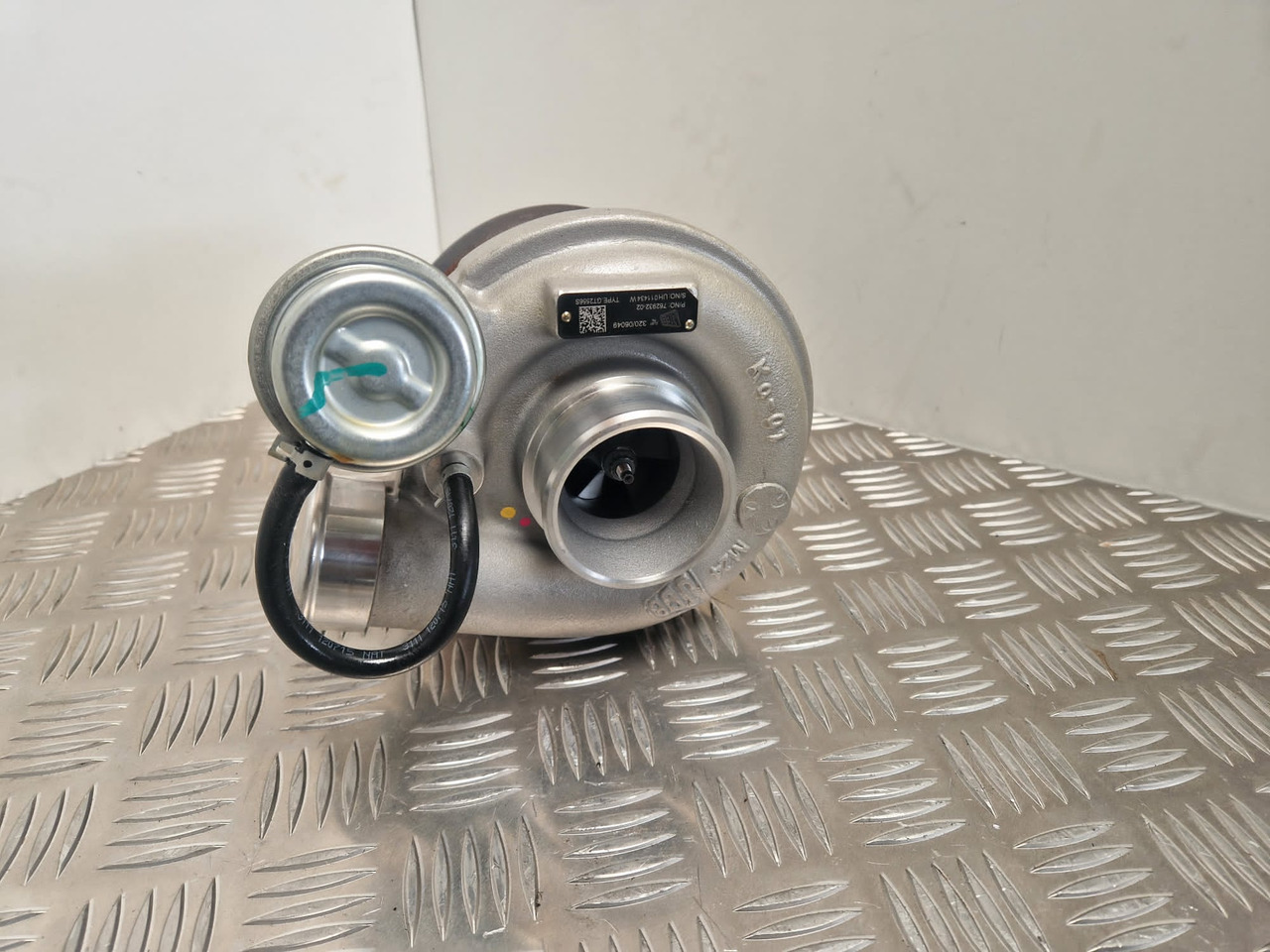 JCB turbocharger 320/06049 Garrett Turbo 762932-02 - Motor och reservdelar för Byggmaskiner: bild 2 JCB turbocharger 320/06049 Garrett Turbo 762932-02 - Motor och reservdelar för Byggmaskiner: bild 2