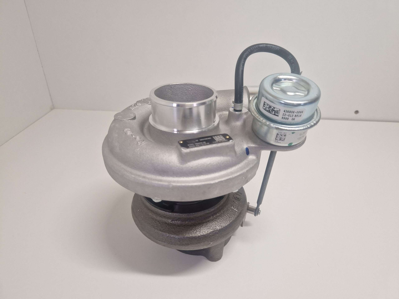 JCB turbocharger 320/06085 Garrett 85kw turbo - Motor och reservdelar för Byggmaskiner: bild 1 JCB turbocharger 320/06085 Garrett 85kw turbo - Motor och reservdelar för Byggmaskiner: bild 1