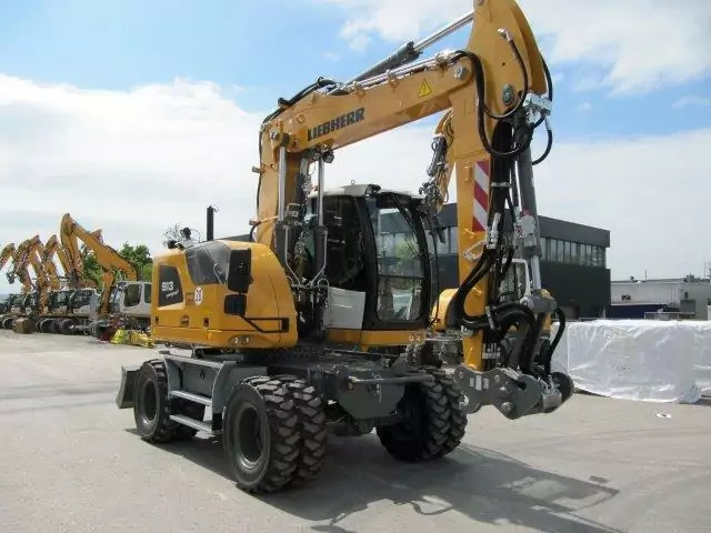 2022 Liebherr A 913 Compact G6.0-D - Grävmaskin på däck: bild 2 2022 Liebherr A 913 Compact G6.0-D - Grävmaskin på däck: bild 2