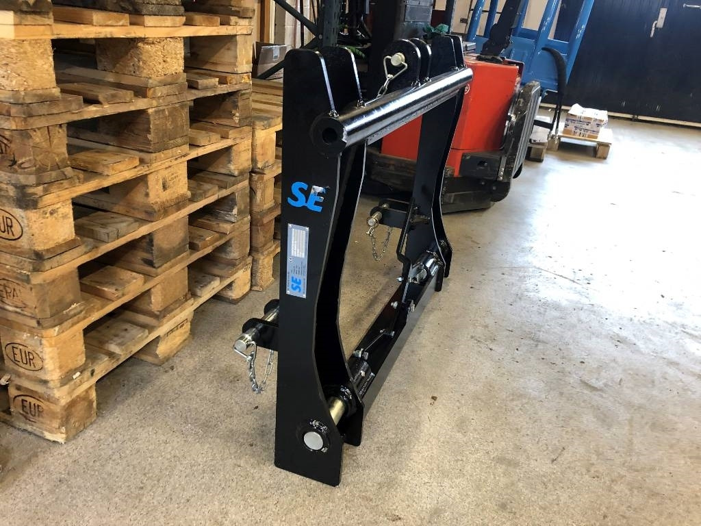 Adapter SE 3-Punkt till Stora Bm - Redskapsfäste för Byggmaskiner: bild 1 Adapter SE 3-Punkt till Stora Bm - Redskapsfäste för Byggmaskiner: bild 1