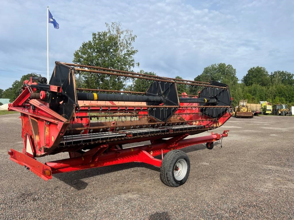 Massey Ferguson MF 32 Skärbord / Header  - Tillbehör för skördemaskin: bild 1 Massey Ferguson MF 32 Skärbord / Header  - Tillbehör för skördemaskin: bild 1