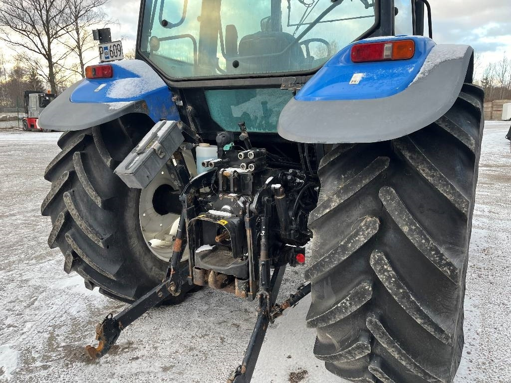 New Holland T 5070 Dismantled. Only spare parts  - Traktor: bild 4 New Holland T 5070 Dismantled. Only spare parts  - Traktor: bild 4