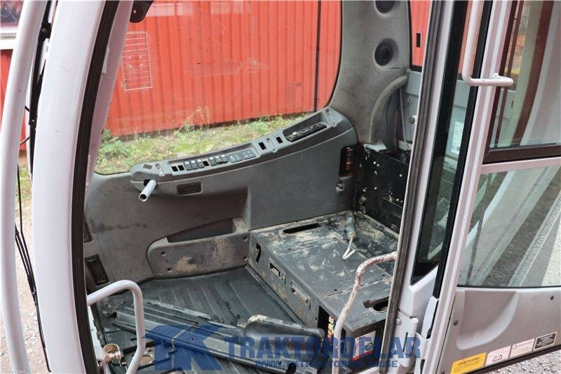 New Holland WE150C - Hytt för Lantbruksmaskiner: bild 5 New Holland WE150C - Hytt för Lantbruksmaskiner: bild 5