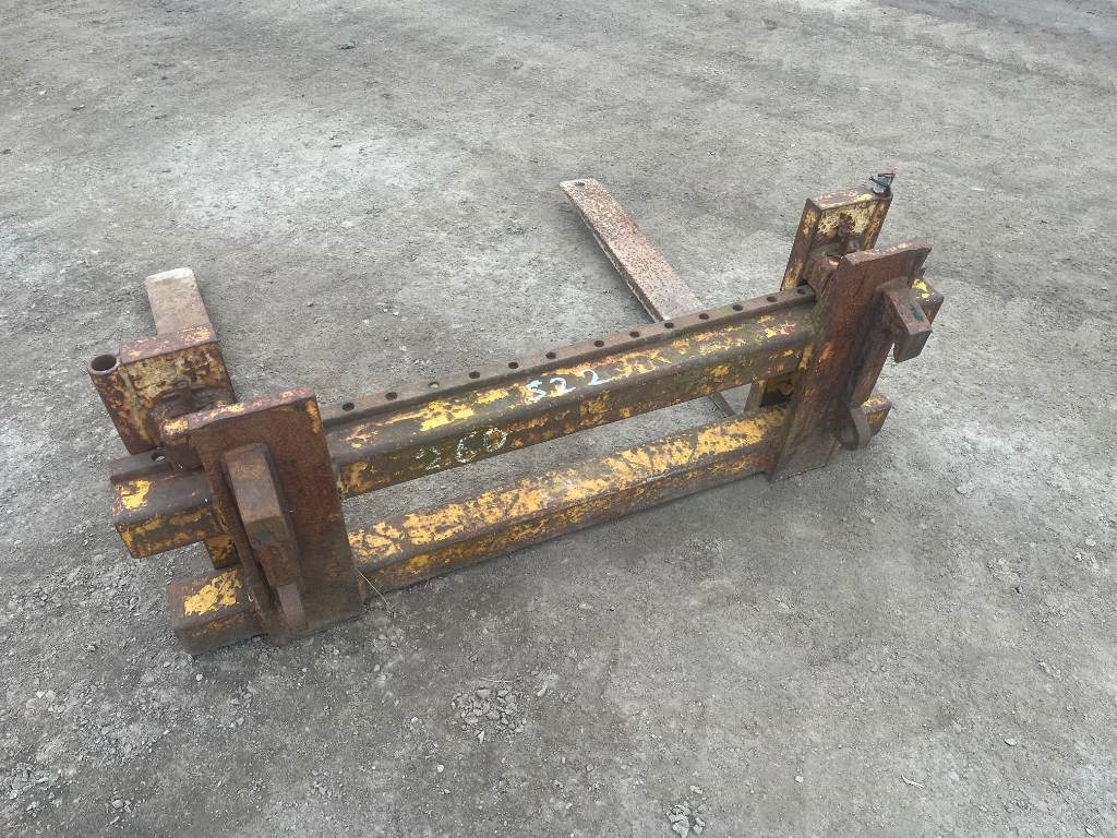 Pallgafflar / Gaffelställ Hymas Hymas 470 med fler - Gafflar för Byggmaskiner: bild 1 Pallgafflar / Gaffelställ Hymas Hymas 470 med fler - Gafflar för Byggmaskiner: bild 1