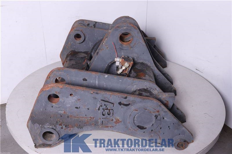 Redskapsfäste / Quickhitch CAT 966 - Redskapsfäste för Byggmaskiner: bild 2 Redskapsfäste / Quickhitch CAT 966 - Redskapsfäste för Byggmaskiner: bild 2