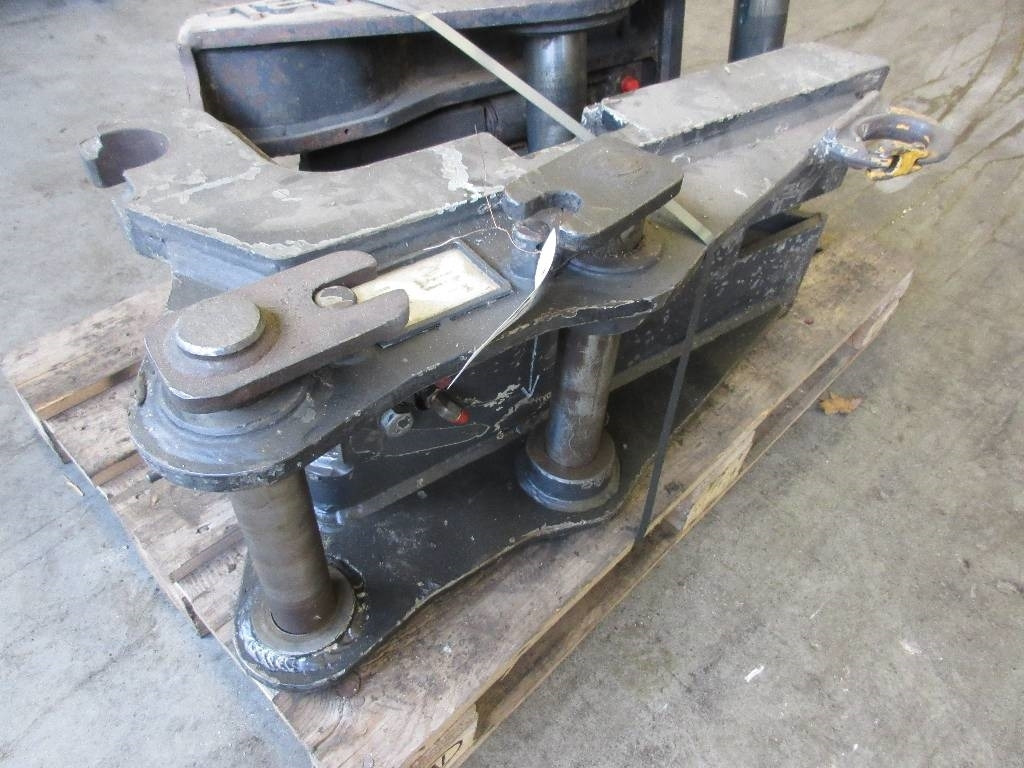 Redskapsfäste Snabbfäste - Redskapsfäste för Byggmaskiner: bild 2 Redskapsfäste Snabbfäste - Redskapsfäste för Byggmaskiner: bild 2