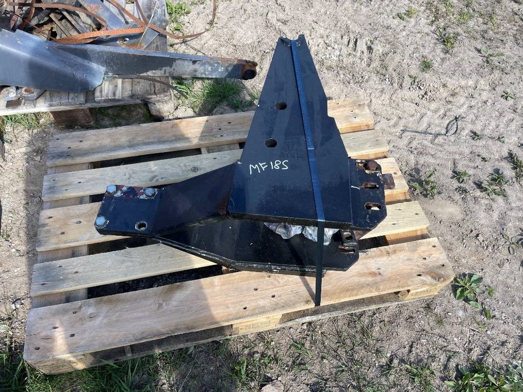 Lastarfäste Trima MF 185 165 175 - Tillbehör för Byggmaskiner: bild 1 Lastarfäste Trima MF 185 165 175 - Tillbehör för Byggmaskiner: bild 1