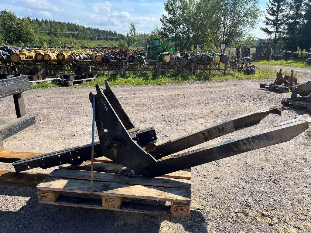 Lastarfäste Trima till Belarus 820 - Tillbehör för Lastare: bild 2 Lastarfäste Trima till Belarus 820 - Tillbehör för Lastare: bild 2