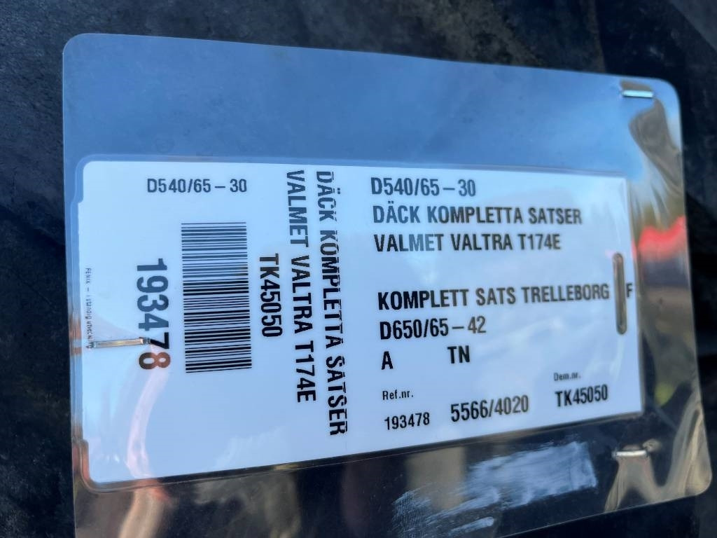 Trelleborg 650/65 42 540/65 30 till Valmet Valtra T174 - Däck för Lantbruksmaskiner: bild 4 Trelleborg 650/65 42 540/65 30 till Valmet Valtra T174 - Däck för Lantbruksmaskiner: bild 4