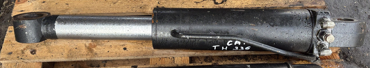 CAT Caterpillar TH336 TH 336 Siłownik Wychyłu Łyżki - Hydraulcylinder för Teleskoplastar: bild 1 CAT Caterpillar TH336 TH 336 Siłownik Wychyłu Łyżki - Hydraulcylinder för Teleskoplastar: bild 1