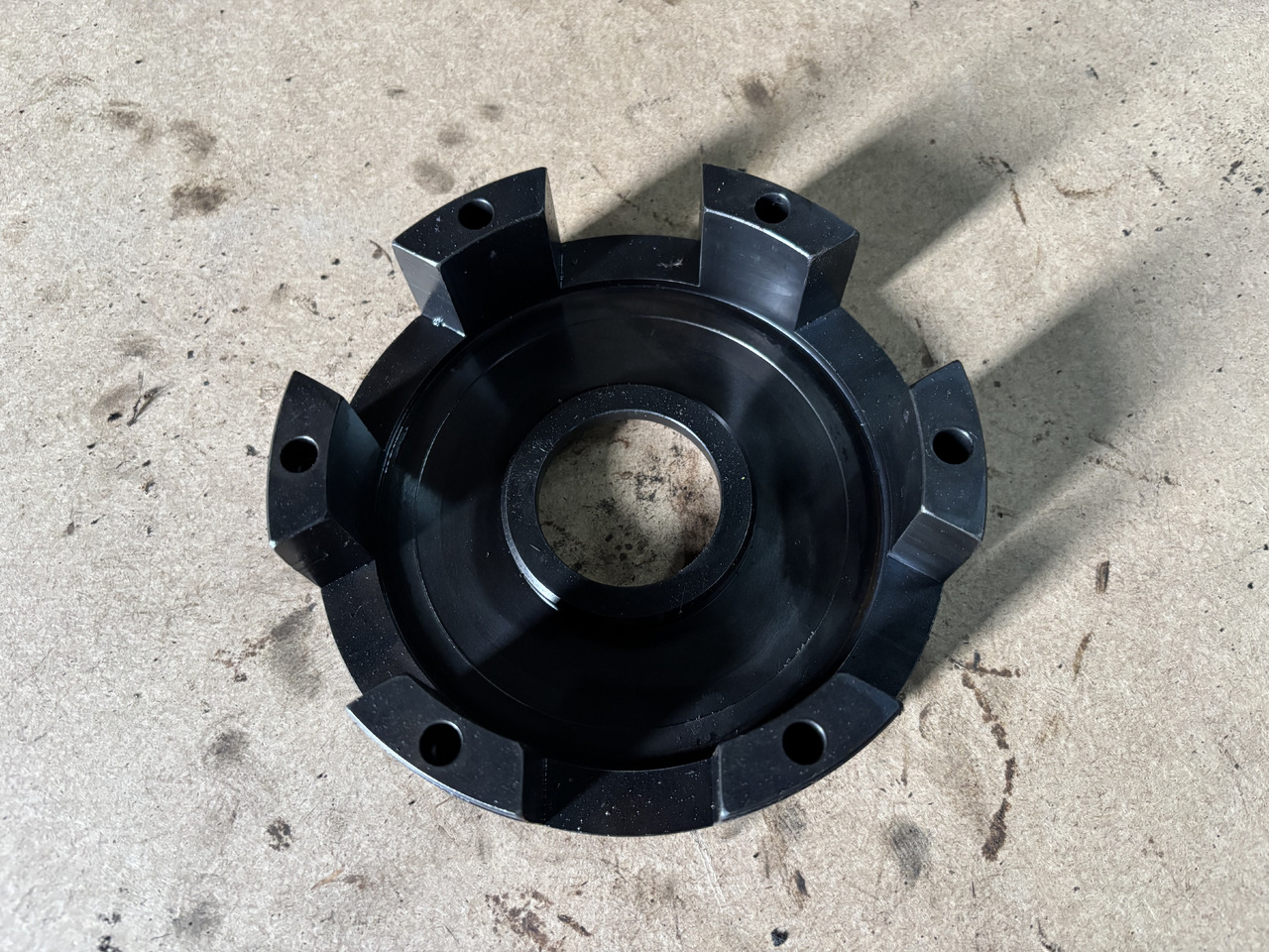 CLAAS AXION 830 Dzwon Obudowa 0011343560 0011606740 - Kopplingstryckplatta för Traktor: bild 1 CLAAS AXION 830 Dzwon Obudowa 0011343560 0011606740 - Kopplingstryckplatta för Traktor: bild 1