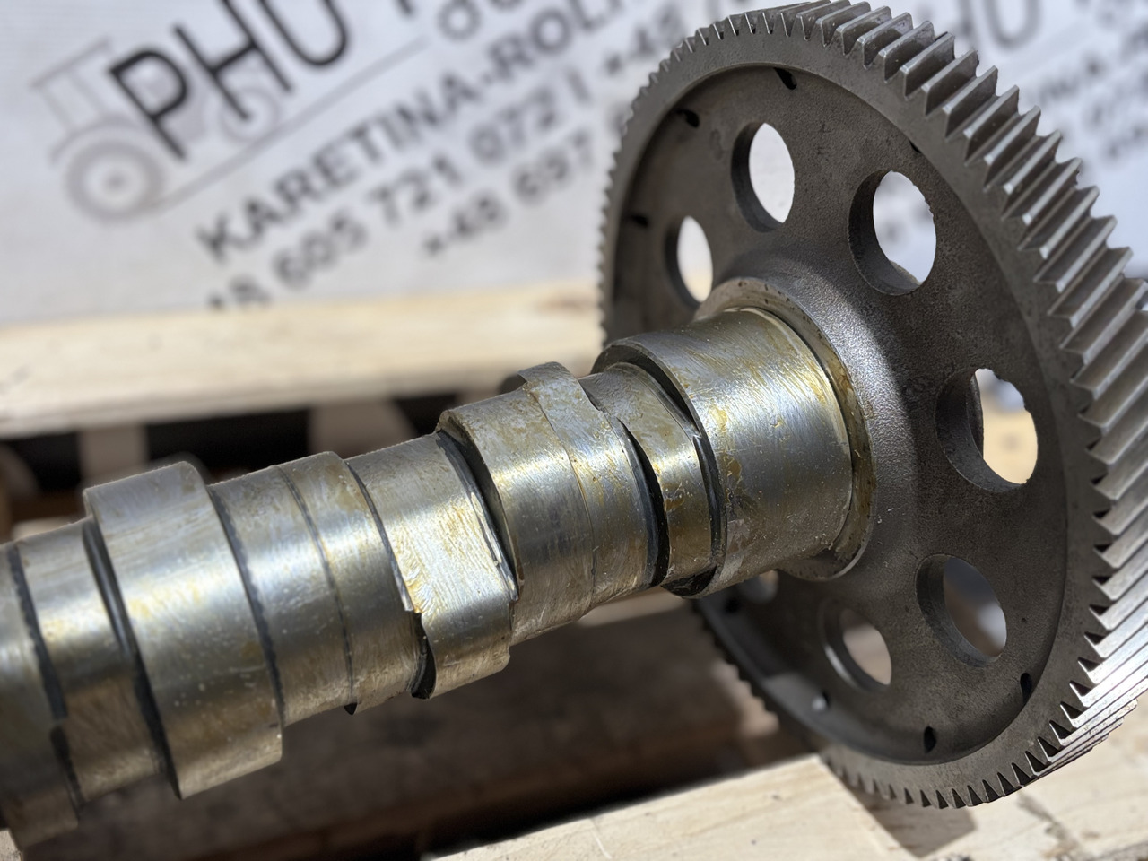 CLAAS Mercedes OM 502 LA V8 OM502LA Wałek Rozrządu 5420511201 - Kamaxel för Lantbruksmaskiner: bild 1 CLAAS Mercedes OM 502 LA V8 OM502LA Wałek Rozrządu 5420511201 - Kamaxel för Lantbruksmaskiner: bild 1