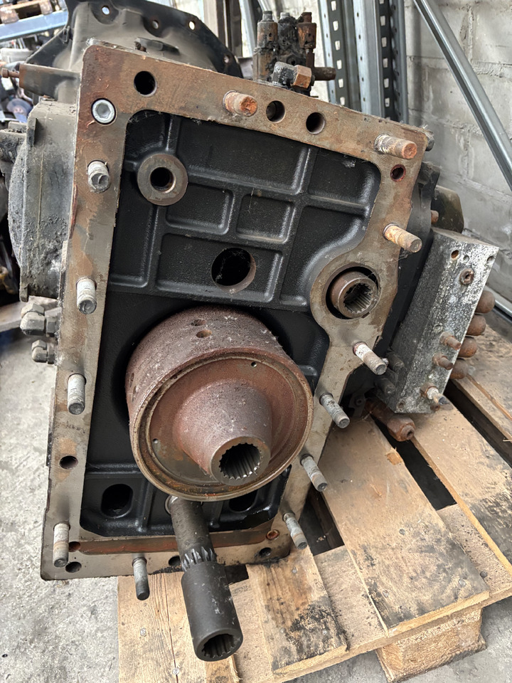 CNH 47639631 Skrzynia Biegów AutoCommand New Holland T7. 275 Case 270 Optum - Växellåda för Lantbruksmaskiner: bild 2 CNH 47639631 Skrzynia Biegów AutoCommand New Holland T7. 275 Case 270 Optum - Växellåda för Lantbruksmaskiner: bild 2