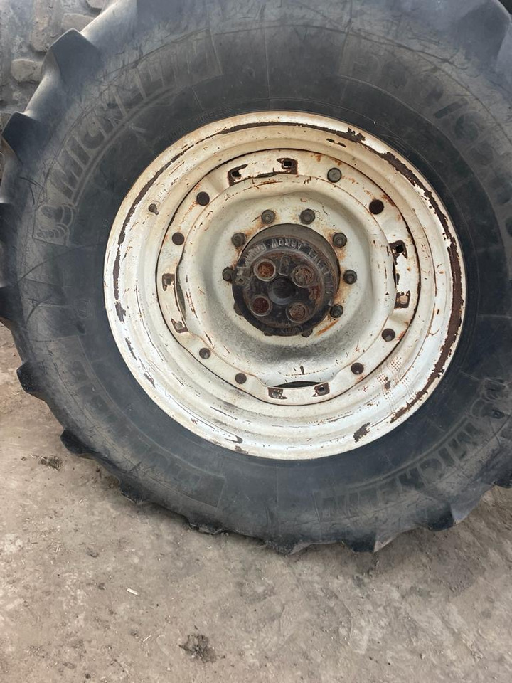 Case New Holland Fiat Agri - Felga 15x30 - Fälg för Lantbruksmaskiner: bild 1 Case New Holland Fiat Agri - Felga 15x30 - Fälg för Lantbruksmaskiner: bild 1