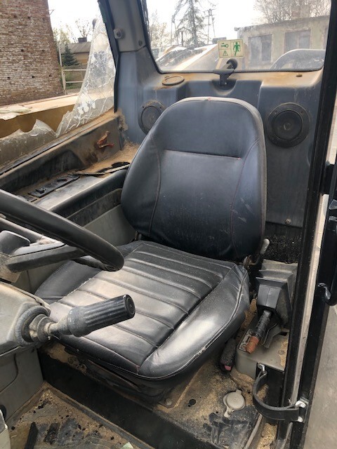 Cat TH Kabina - Hytt för Lantbruksmaskiner: bild 2 Cat TH Kabina - Hytt för Lantbruksmaskiner: bild 2