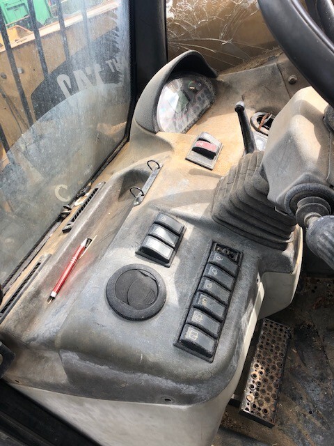 Cat TH Kabina - Hytt för Lantbruksmaskiner: bild 3 Cat TH Kabina - Hytt för Lantbruksmaskiner: bild 3