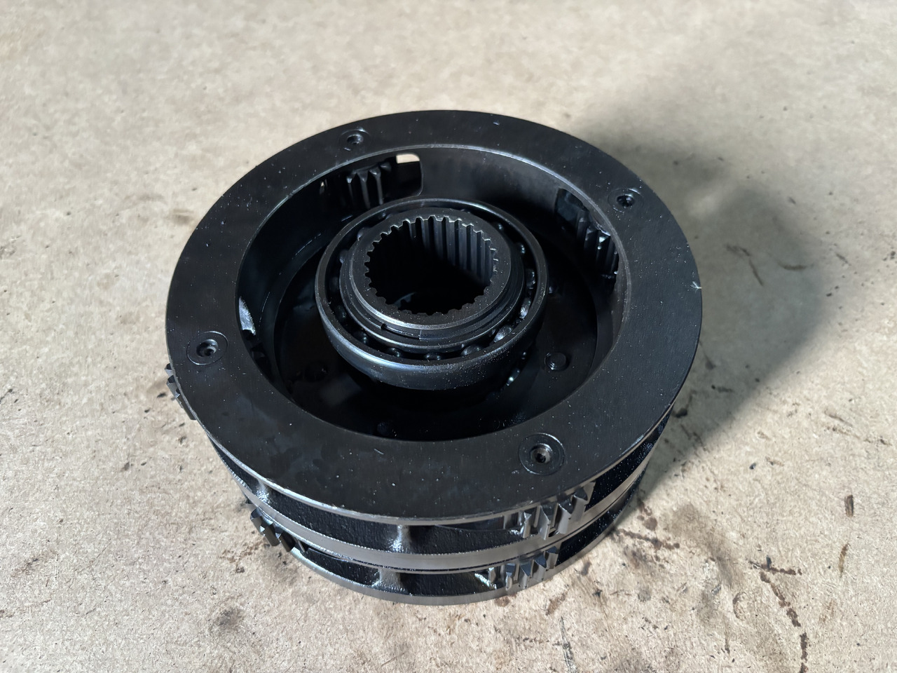 Claas AXION 830 Jarzmo Satelitów Dźwigar 0011571612 0011584502 - Differential för Traktor: bild 1 Claas AXION 830 Jarzmo Satelitów Dźwigar 0011571612 0011584502 - Differential för Traktor: bild 1