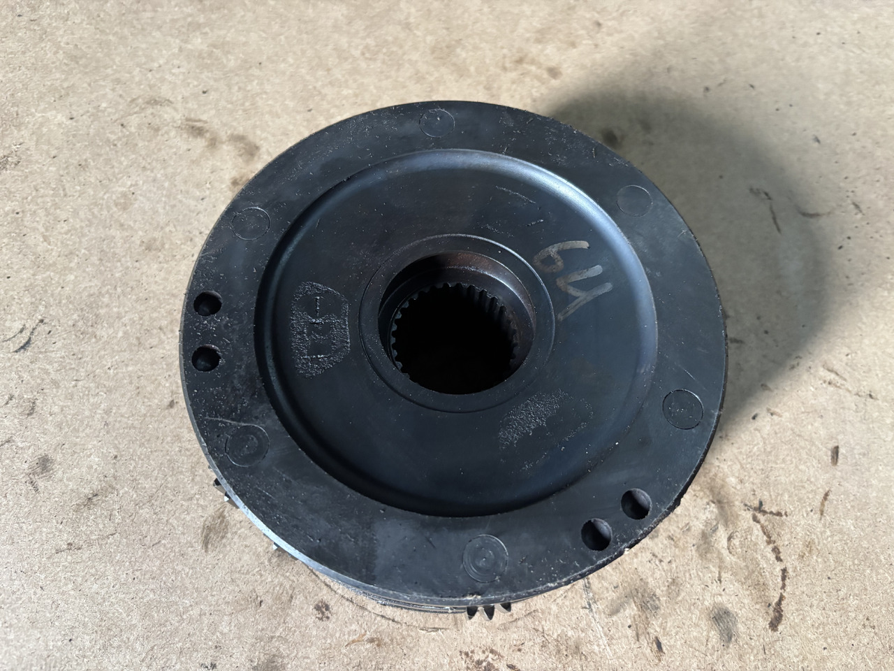 Claas AXION 830 Jarzmo Satelitów Dźwigar 0011571612 0011584502 - Differential för Traktor: bild 4 Claas AXION 830 Jarzmo Satelitów Dźwigar 0011571612 0011584502 - Differential för Traktor: bild 4