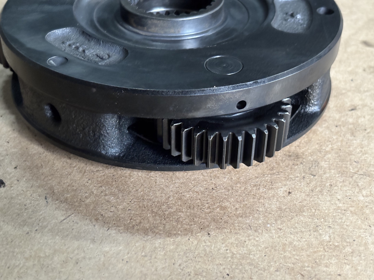 Claas AXION 830 Reduktor przekładni 60 0502 600 8 6005026008 - Differential för Traktor: bild 4 Claas AXION 830 Reduktor przekładni 60 0502 600 8 6005026008 - Differential för Traktor: bild 4