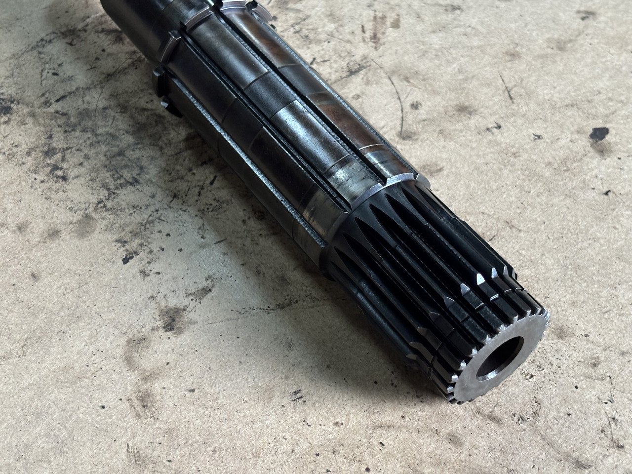 Claas AXION 830 Wałek przekładni podajnika zbożowego 00 1137 076 0 00 1149 403 0 - Kardanaxel för Lantbruksmaskiner: bild 2 Claas AXION 830 Wałek przekładni podajnika zbożowego 00 1137 076 0 00 1149 403 0 - Kardanaxel för Lantbruksmaskiner: bild 2