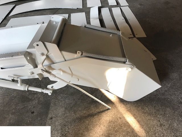 Claas Jaguar 960 - Tunel /  Rura Wyrzutu - Karosseri och exteriör för Exakthack: bild 3 Claas Jaguar 960 - Tunel /  Rura Wyrzutu - Karosseri och exteriör för Exakthack: bild 3