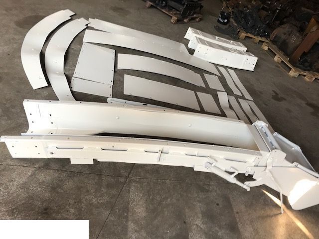 Claas Jaguar 960 - Tunel /  Rura Wyrzutu - Karosseri och exteriör för Exakthack: bild 2 Claas Jaguar 960 - Tunel /  Rura Wyrzutu - Karosseri och exteriör för Exakthack: bild 2