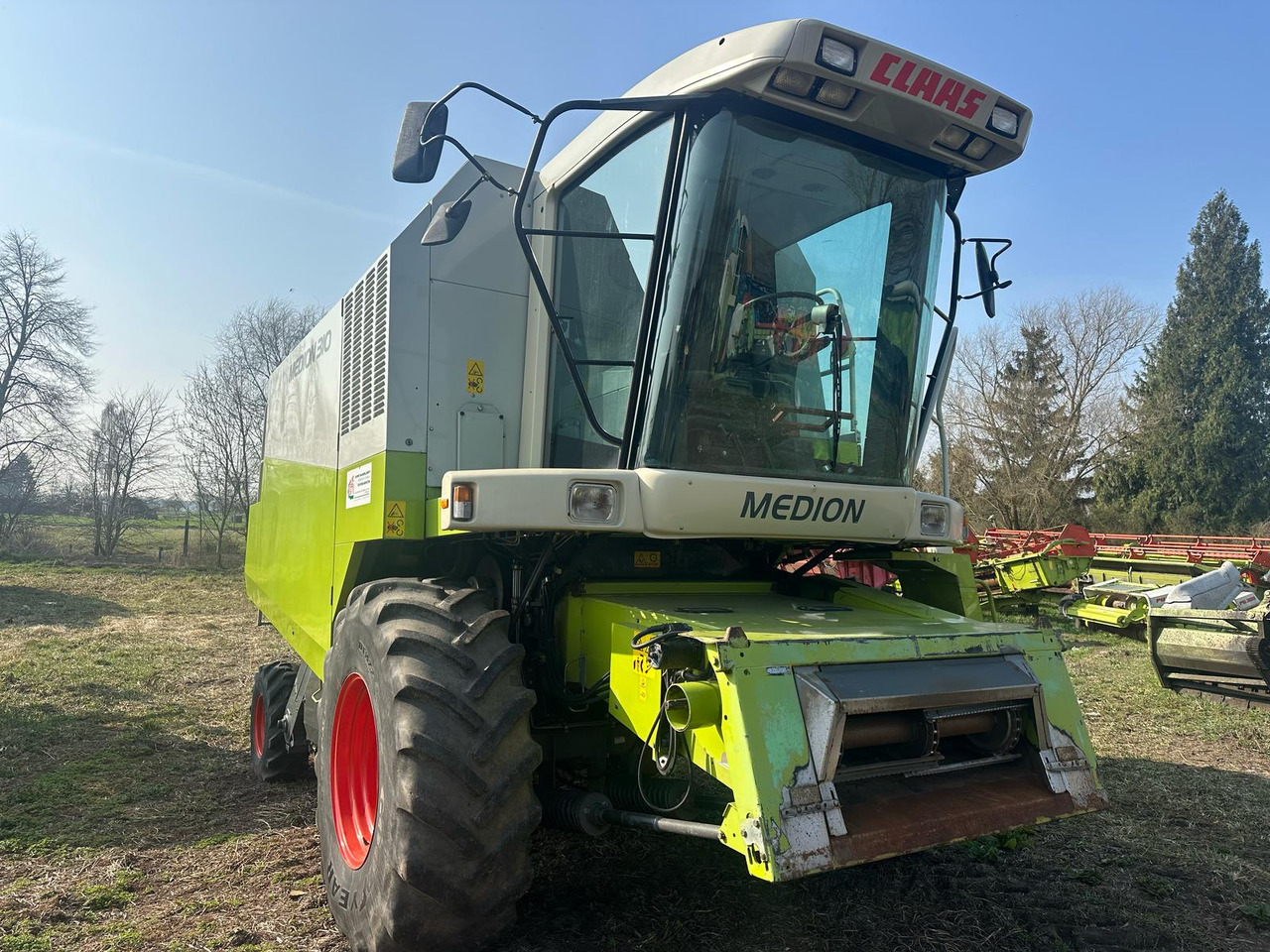 Claas Medion 310 z roku 2002. - Skördetröska: bild 3 Claas Medion 310 z roku 2002. - Skördetröska: bild 3