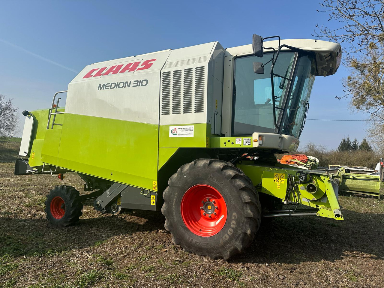 Claas Medion 310 z roku 2002. - Skördetröska: bild 5 Claas Medion 310 z roku 2002. - Skördetröska: bild 5
