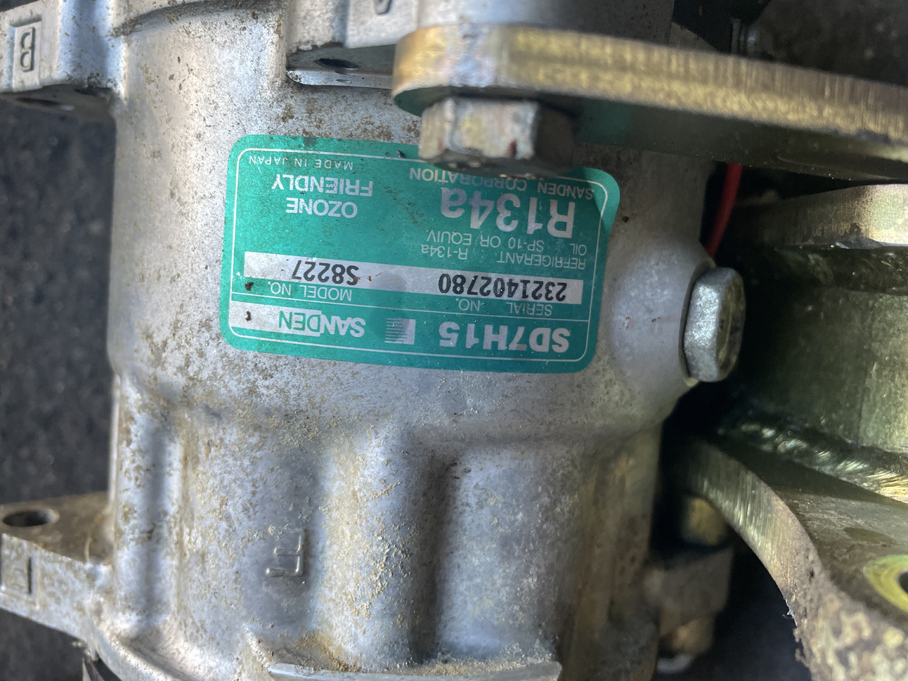 Claas Scorpion - sprężarka kompresor klimatyzacji Sanden S8227 B709S43 3157920 - A/C kompressor för Lantbruksmaskiner: bild 3 Claas Scorpion - sprężarka kompresor klimatyzacji Sanden S8227 B709S43 3157920 - A/C kompressor för Lantbruksmaskiner: bild 3