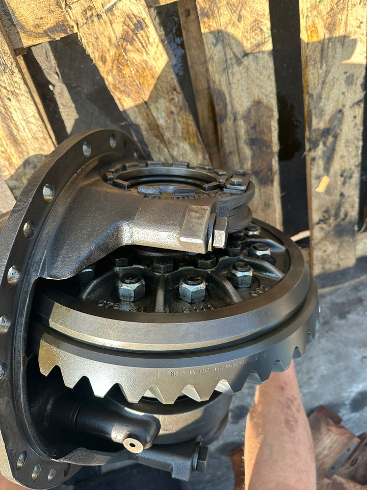 Claas Xerion 3800 - Dyferencjał | Wkład Mostu | Środek Mostu - Differential för Lantbruksmaskiner: bild 3 Claas Xerion 3800 - Dyferencjał | Wkład Mostu | Środek Mostu - Differential för Lantbruksmaskiner: bild 3