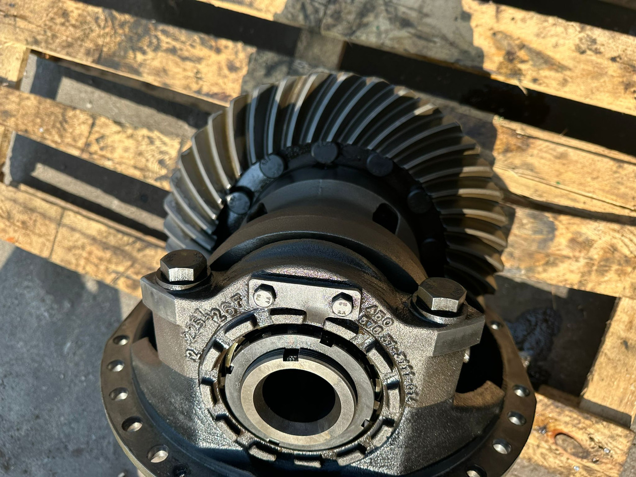 Claas Xerion 3800 - Dyferencjał | Wkład Mostu | Środek Mostu - Differential för Lantbruksmaskiner: bild 2 Claas Xerion 3800 - Dyferencjał | Wkład Mostu | Środek Mostu - Differential för Lantbruksmaskiner: bild 2