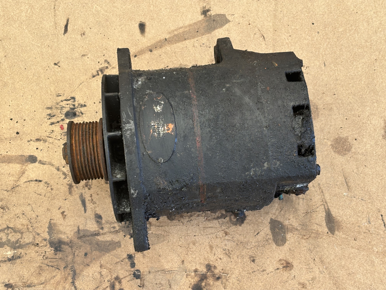 Cummins 8.3 6CT 6CTA 6CTAA Alternator 24V 75A USA REMY 19011210 - Generator för Lantbruksmaskiner: bild 1 Cummins 8.3 6CT 6CTA 6CTAA Alternator 24V 75A USA REMY 19011210 - Generator för Lantbruksmaskiner: bild 1