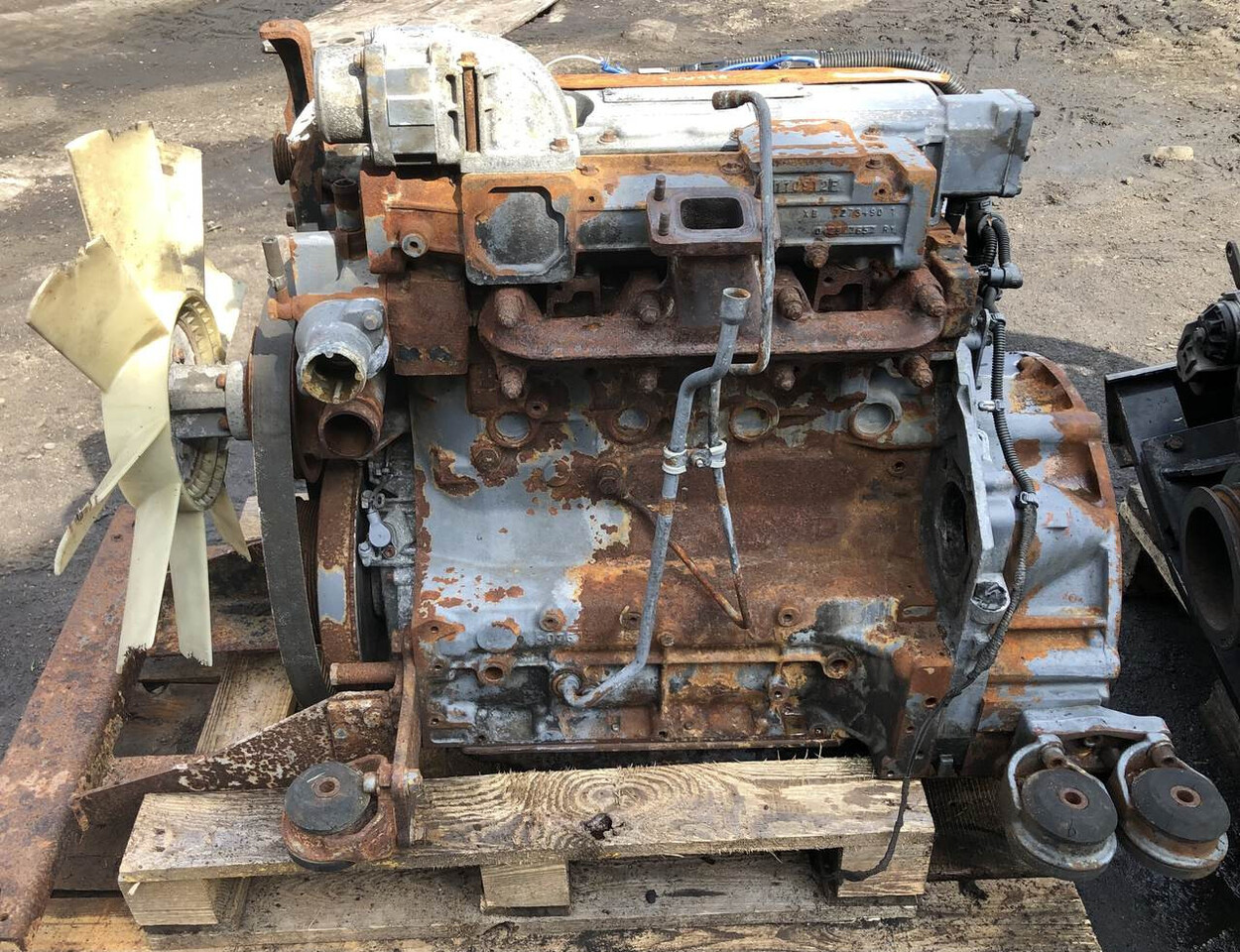 DEUTZ-silnik TCD 2012 LO 2V-na części bądż w całości - Motor och reservdelar för Byggmaskiner: bild 2 DEUTZ-silnik TCD 2012 LO 2V-na części bądż w całości - Motor och reservdelar för Byggmaskiner: bild 2