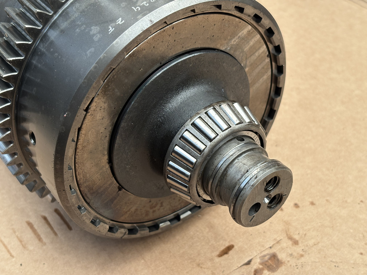 Deutz Fahr Agrotron 230 260 Skrzynia Biegów Kosz Obudowa Wał Tryb Zębatka Trzpień CZĘŚCI - Växellåda för Lantbruksmaskiner: bild 2 Deutz Fahr Agrotron 230 260 Skrzynia Biegów Kosz Obudowa Wał Tryb Zębatka Trzpień CZĘŚCI - Växellåda för Lantbruksmaskiner: bild 2