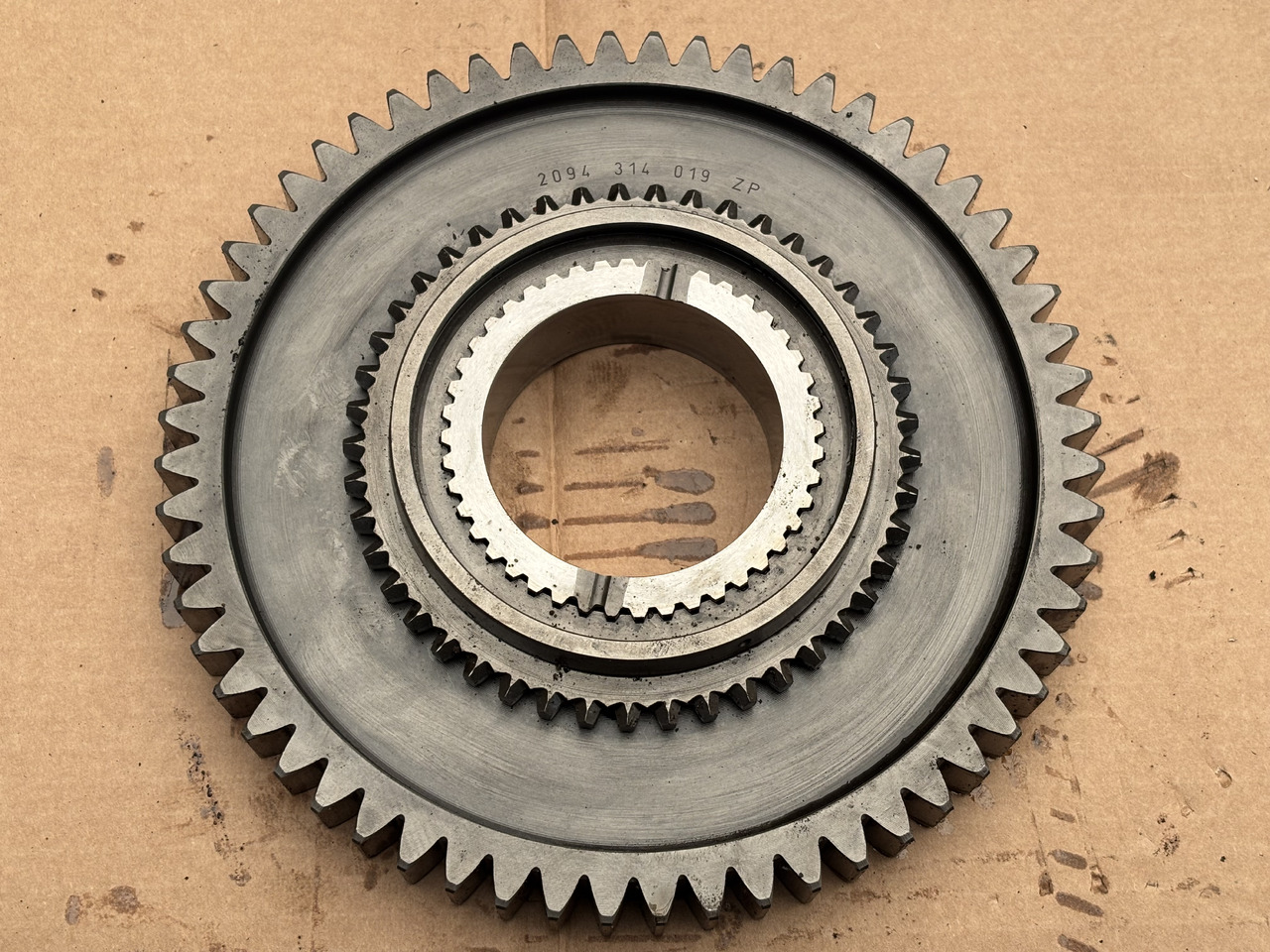 Deutz Fahr Agrotron 230 260 Skrzynia Biegów Tryb Zębatka CZĘŚCI 2094314019 - Växellåda för Lantbruksmaskiner: bild 1 Deutz Fahr Agrotron 230 260 Skrzynia Biegów Tryb Zębatka CZĘŚCI 2094314019 - Växellåda för Lantbruksmaskiner: bild 1