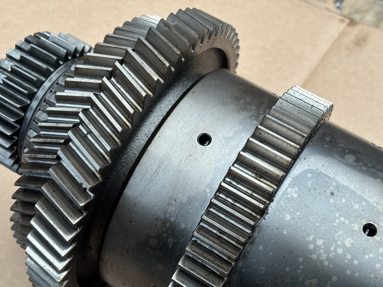 Deutz Fahr Agrotron 230 Skrzynia Biegów Kosz Obudowa Wał Tryb Zębatka Trzpień CZĘŚCI - Växellåda för Lantbruksmaskiner: bild 4 Deutz Fahr Agrotron 230 Skrzynia Biegów Kosz Obudowa Wał Tryb Zębatka Trzpień CZĘŚCI - Växellåda för Lantbruksmaskiner: bild 4