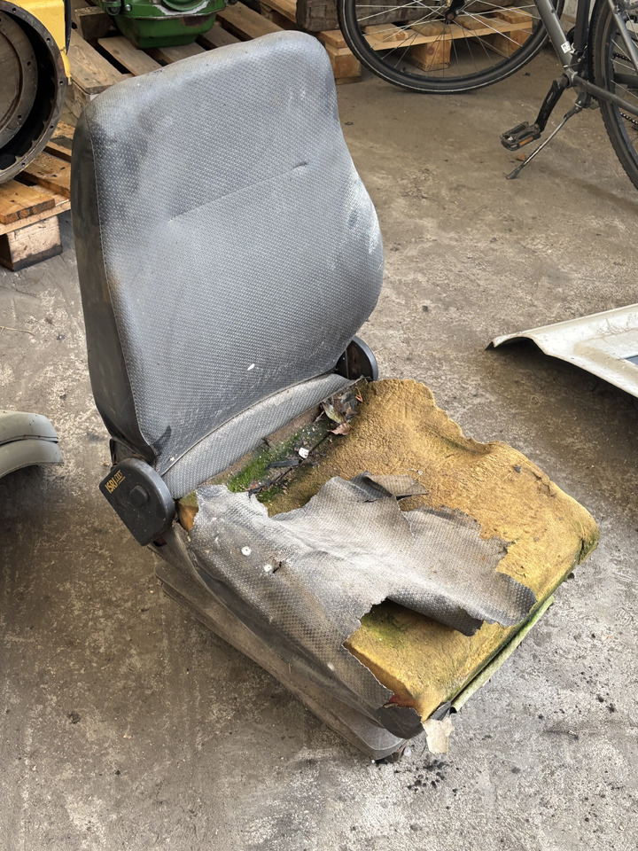 Dieci 185 - Ładowarka Teleskopowa - Fotel Kierowcy Siedzenie - Säte för Teleskoplastar: bild 1 Dieci 185 - Ładowarka Teleskopowa - Fotel Kierowcy Siedzenie - Säte för Teleskoplastar: bild 1