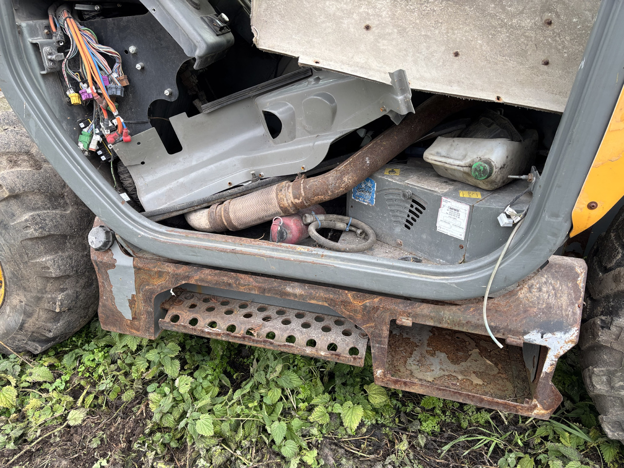 Dieci 185 - Ładowarka Teleskopowa - Kokpit Elementy Wnętrza Plastikowe Przyciski Wiązka - Hytt och interiör för Teleskoplastar: bild 1 Dieci 185 - Ładowarka Teleskopowa - Kokpit Elementy Wnętrza Plastikowe Przyciski Wiązka - Hytt och interiör för Teleskoplastar: bild 1