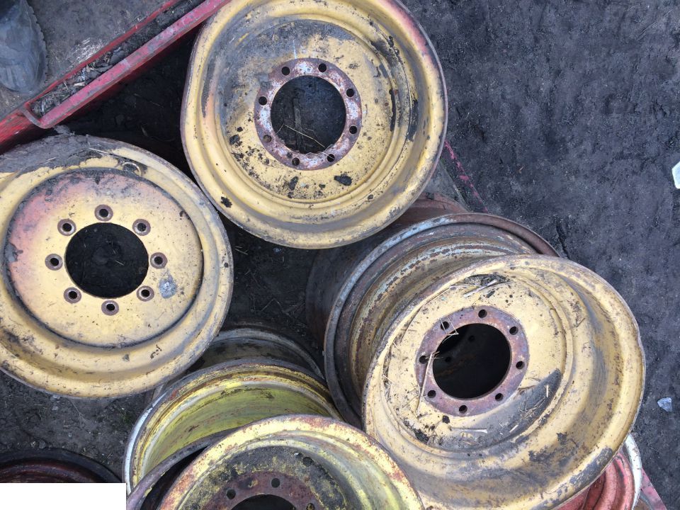 Felgi Cat Caterpillar 12x25 - Fälg för Byggmaskiner: bild 1 Felgi Cat Caterpillar 12x25 - Fälg för Byggmaskiner: bild 1