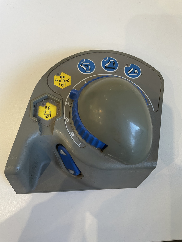 Fendt 920 - pulpit panel sterujący moduł EHR F916971070091 tył - Instrumentbräda för Lantbruksmaskiner: bild 1 Fendt 920 - pulpit panel sterujący moduł EHR F916971070091 tył - Instrumentbräda för Lantbruksmaskiner: bild 1