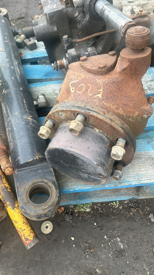 Fendt Vario 209 tms most przedni części. - Framaxel för Lantbruksmaskiner: bild 3 Fendt Vario 209 tms most przedni części. - Framaxel för Lantbruksmaskiner: bild 3