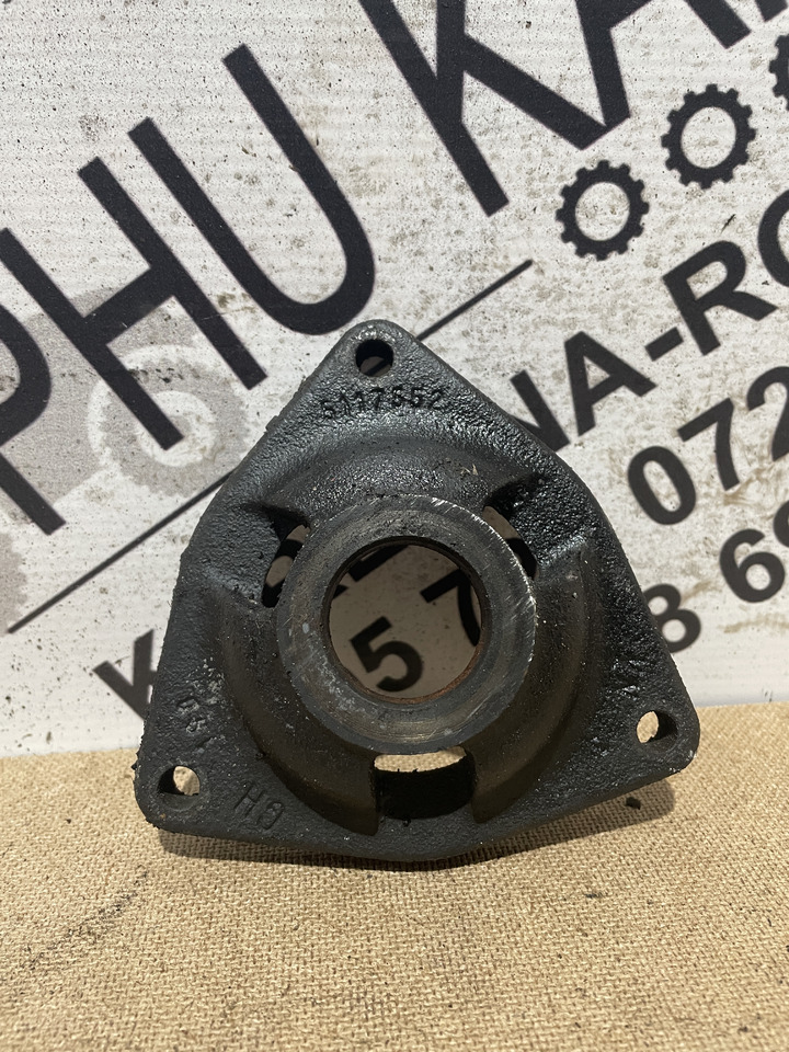 Fiat Ford Case New Holland - pokrywa łoźyska 5117552 - Växellåda och reservdelar för Lantbruksmaskiner: bild 1 Fiat Ford Case New Holland - pokrywa łoźyska 5117552 - Växellåda och reservdelar för Lantbruksmaskiner: bild 1