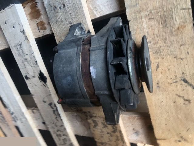 Ford t2 703f 6015 aaa Alternator - Generator för Lantbruksmaskiner: bild 1 Ford t2 703f 6015 aaa Alternator - Generator för Lantbruksmaskiner: bild 1