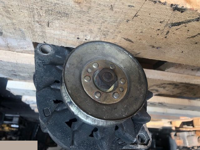 Ford t2 703f 6015 aaa Alternator - Generator för Lantbruksmaskiner: bild 2 Ford t2 703f 6015 aaa Alternator - Generator för Lantbruksmaskiner: bild 2