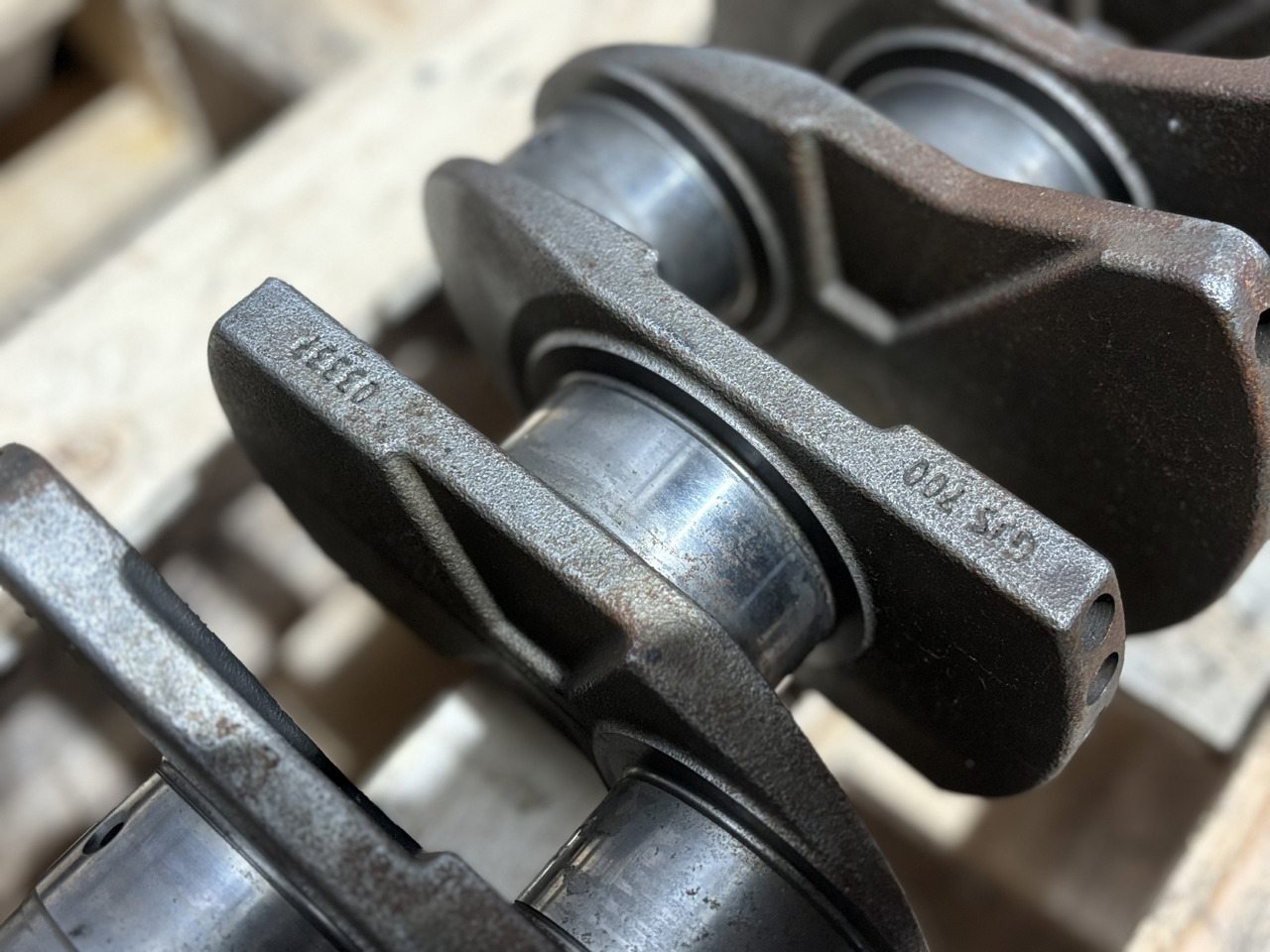 JCB 448 JS200 JS210 JS220 4.8L Max448 Wał Korbowy EMC2903 320/03336 32003336 - Vevaxel för Lantbruksmaskiner: bild 1 JCB 448 JS200 JS210 JS220 4.8L Max448 Wał Korbowy EMC2903 320/03336 32003336 - Vevaxel för Lantbruksmaskiner: bild 1